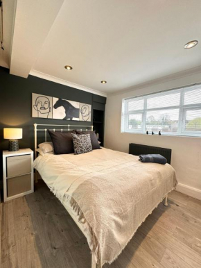 Chester's - Central Chester Stays - City Walls - Private Garden Overlooking River Dee